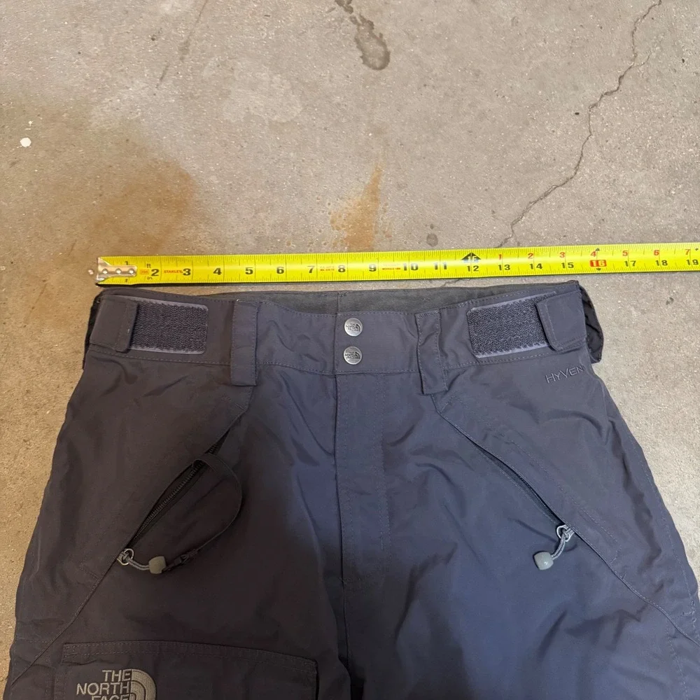 The North Face Ski Pants Mens Small Gray HyVent Insulated Cargo Snowboard T150